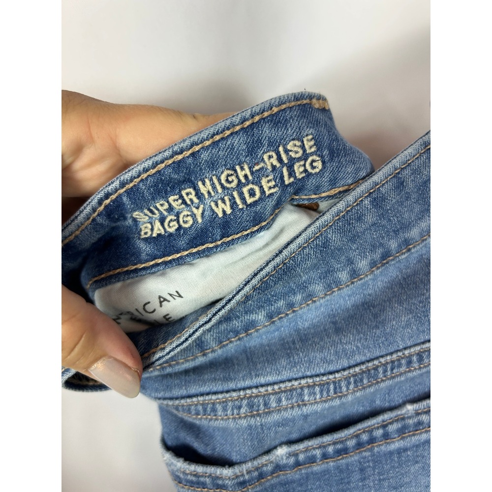 American Eagle Super High-Rise Baggy Wide Leg Jeans Medium Wash Size 12 Short - Picture 6 of 8